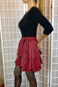 Obrázok pre Koženková mini sukňa  s volánmi / bodová